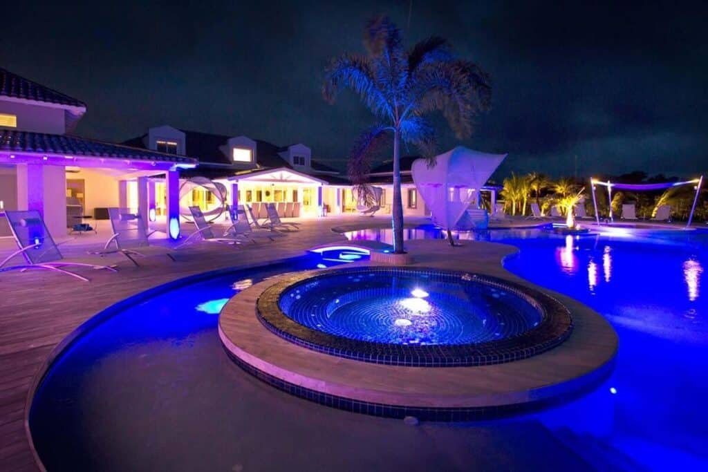 C’est La Vie restaurant terrace in St. Martin offering outdoor dining, ocean views, and casual French-inspired cuisine in Grand Case for visitors and food lovers.